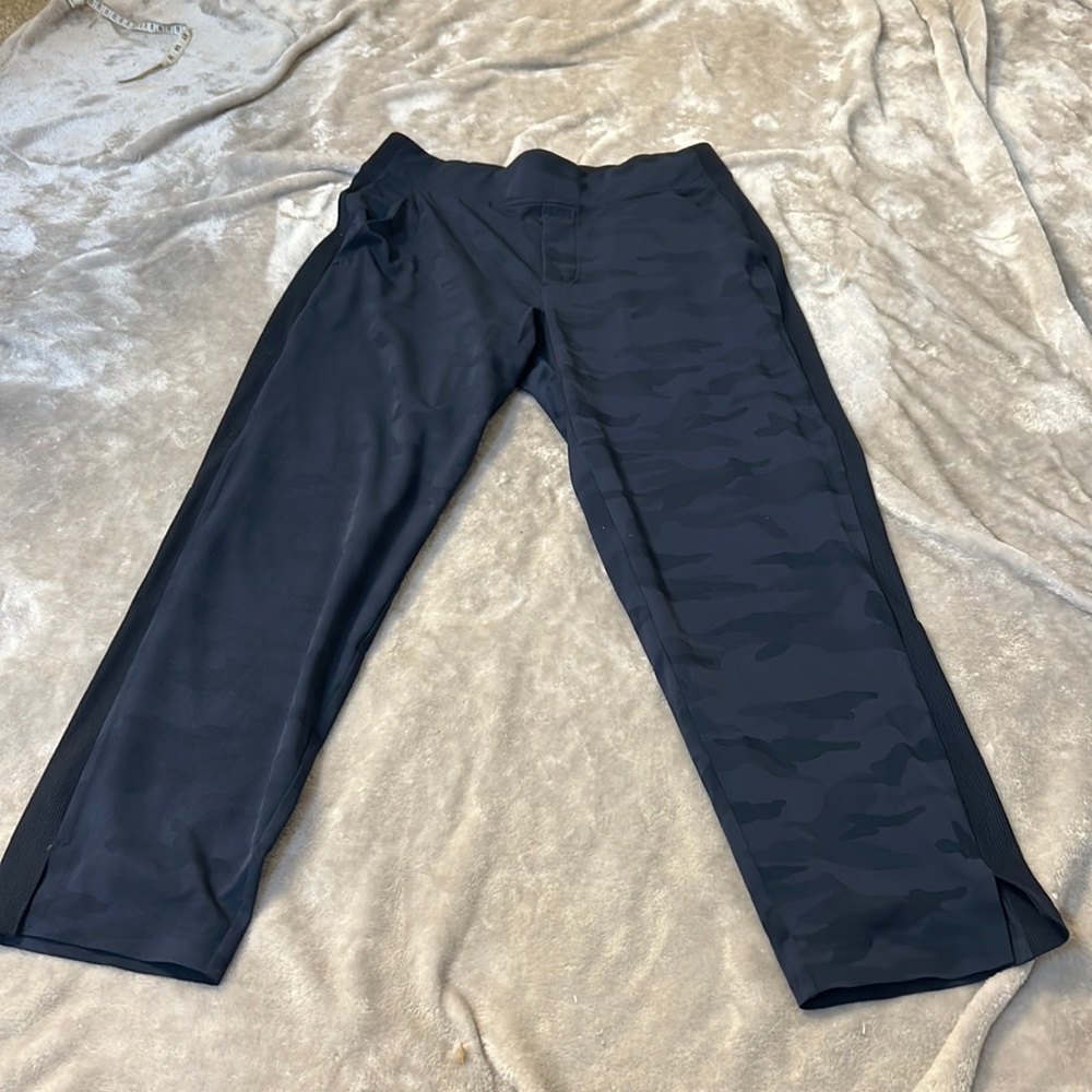 Athleta Brooklyn camo ankle pants
